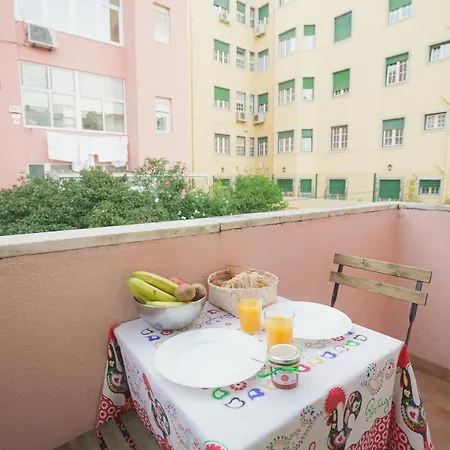 Catchy @ Campo Pequeno Apartment